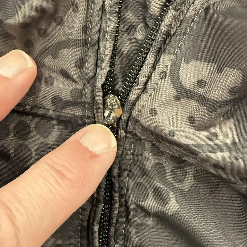 The North Face Jacket Mens Medium Gray Hooded Full Zip Lined‎ Geometric Pattern